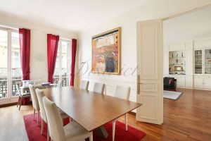 A quelques pas de la plus belle avenue du monde A quelques pas de la plus belle avenue du monde