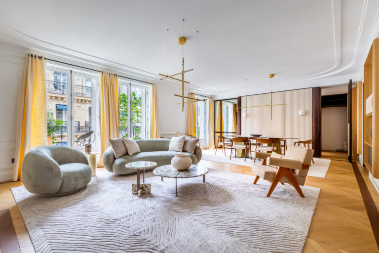 Pied-à-terre de 185 m² en plein coeur du Triangle d'Or, vendu à plus de 5 000 000 € par District Immobilier
